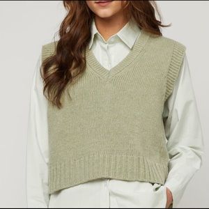 Oak + Fort Vest in Heather Tea, size M